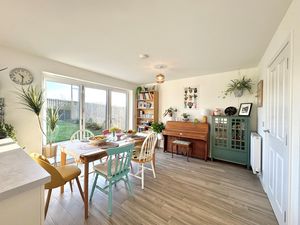 Photo 11- click for photo gallery